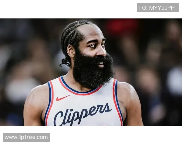 哈登三分球爆发难救主,快船进攻效率垫底引球迷呼吁交易 哈登三分球爆发难救主,快船进攻效率垫底引球迷呼吁交易